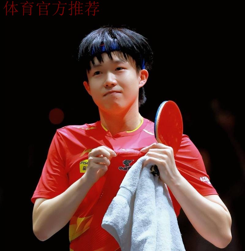 香港总决赛结束，王楚钦返回北京，媒体拍到照片令人唏嘘